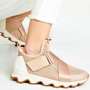 SOREL KINETIC SLIP ON SNEAKERS IN NEUTRAL TAN MAUVE ✨